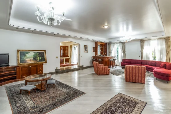 Apartamento amplo em prédio com lazer