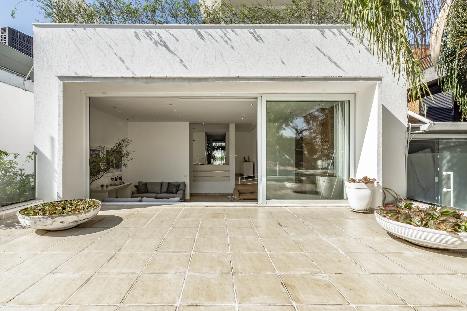 Casa ampla e bem localizada - Imagem 5