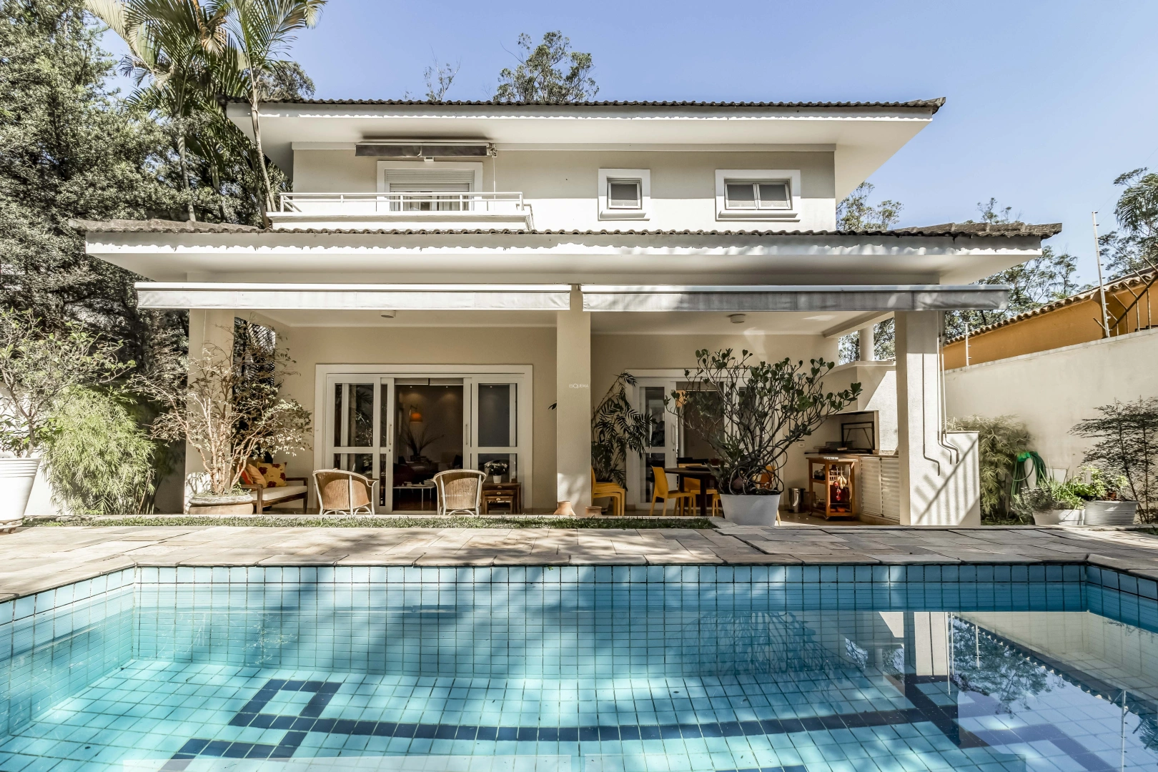 Casa com piscina em condomínio fechado - Imagem 4
