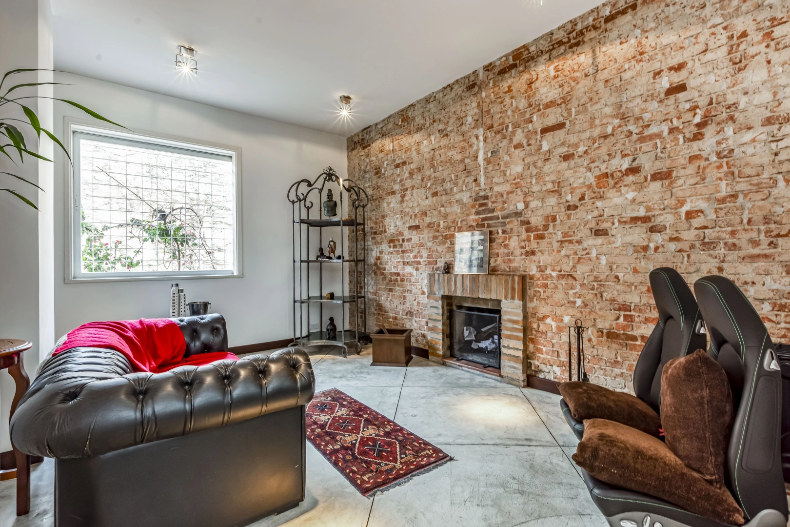 Casa em excelente localização - Imagem 9