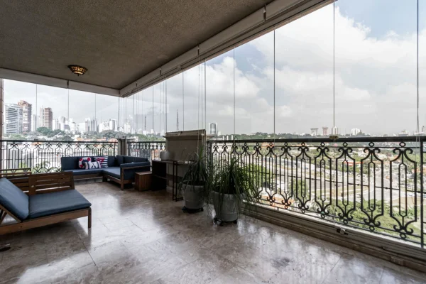 Apartamento amplo com vista para o bairro