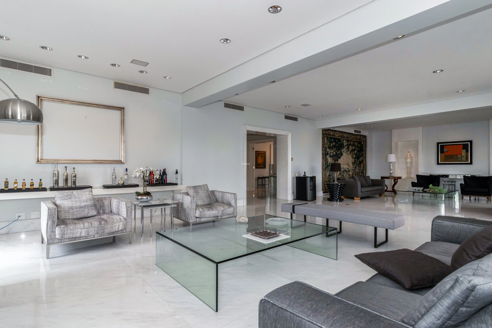 Apartamento amplo com vista para o bairro - Imagem 7