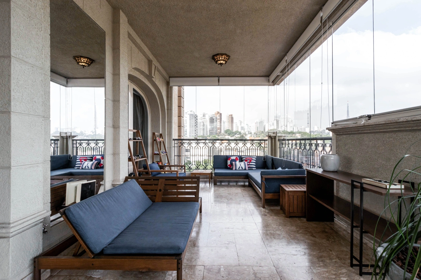 Apartamento amplo com vista para o bairro - Imagem 8