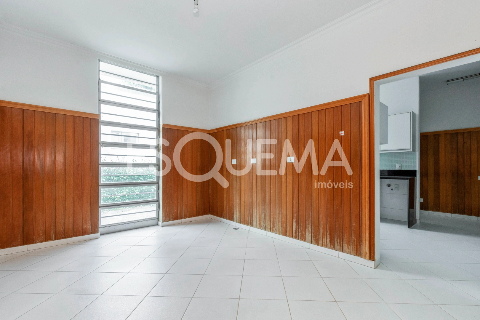 Residência semi térrea, com amplo terreno, em rua tranquila - Imagem 13