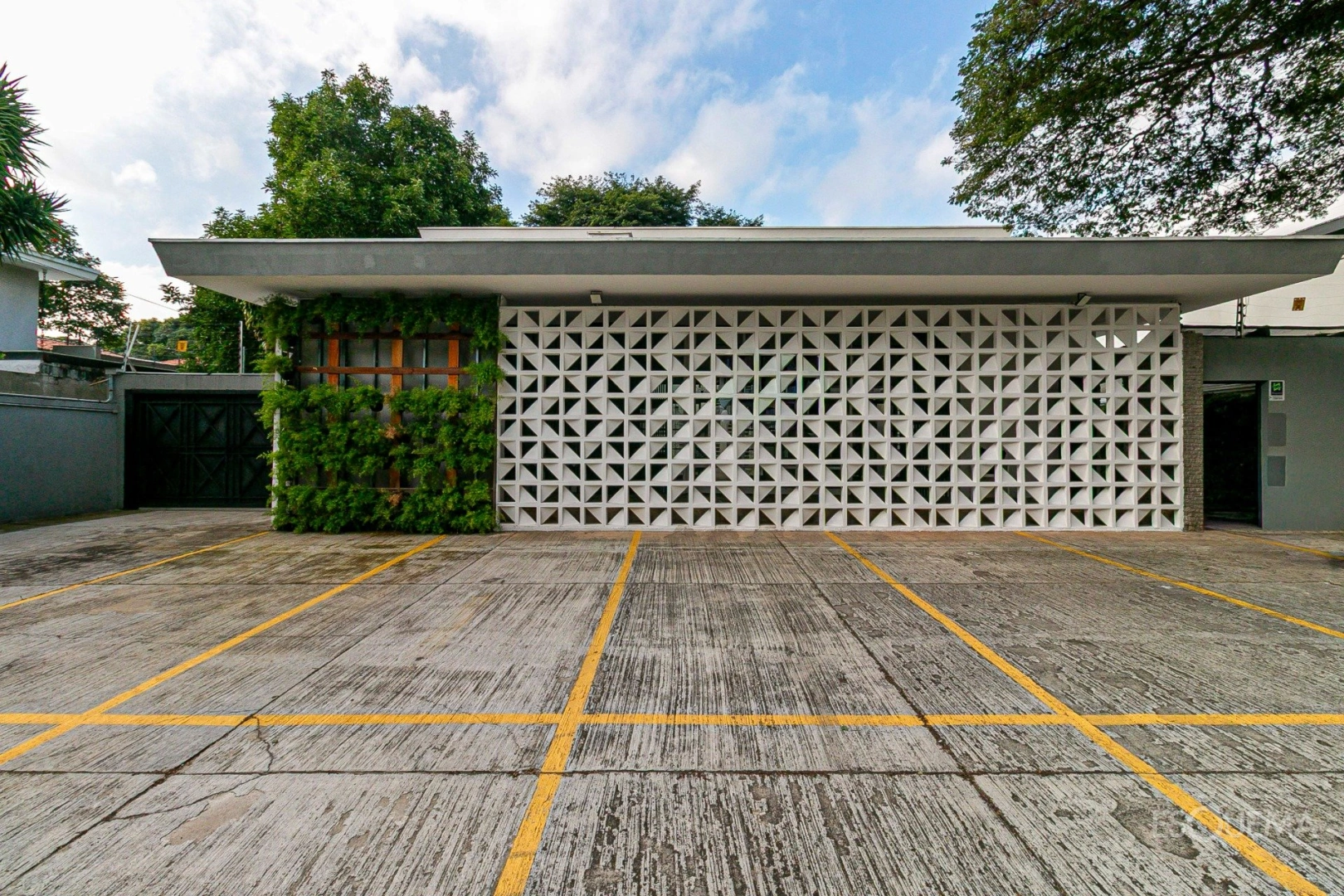 Casa comercial para reforma no Jardim América - Imagem 1