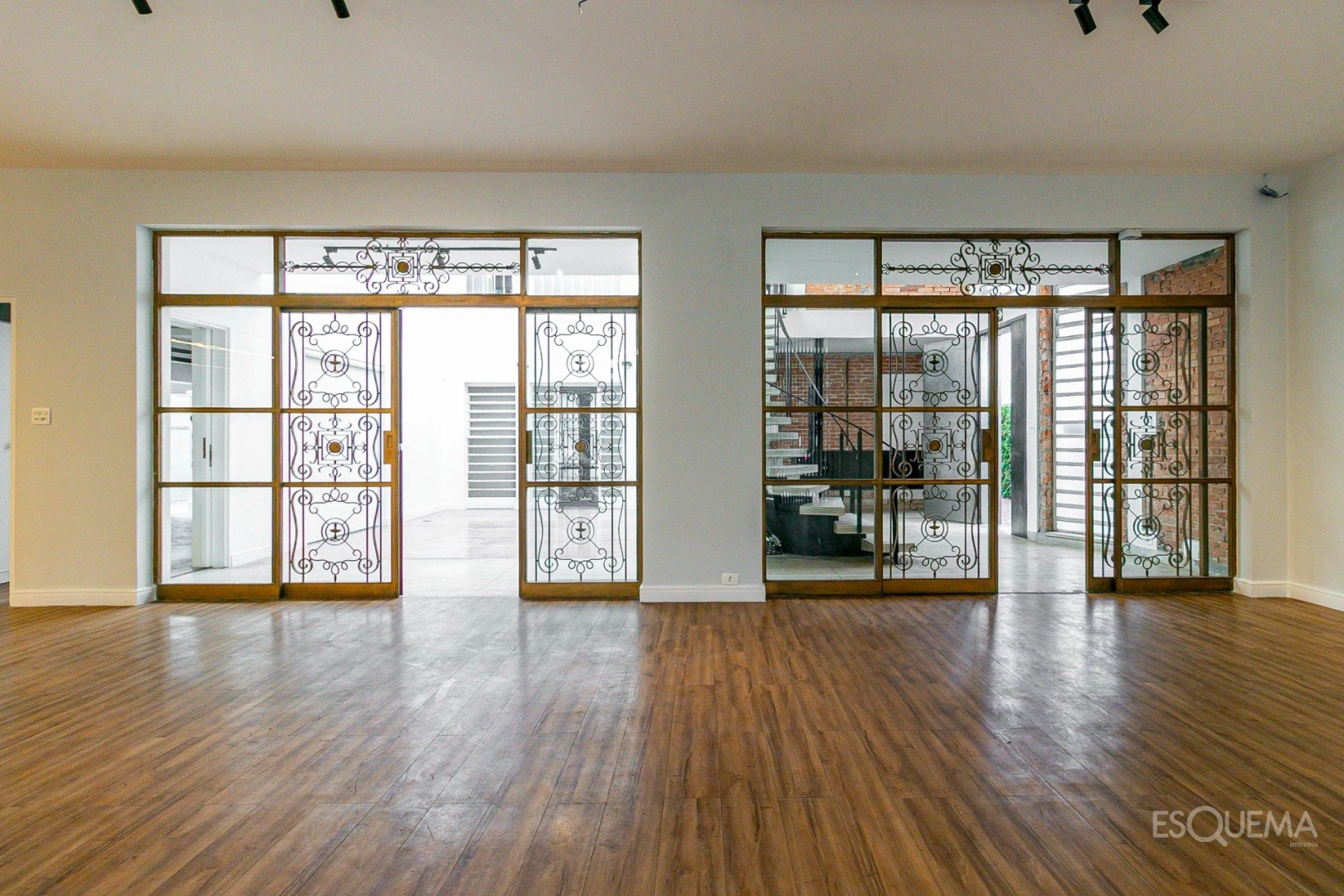 Casa comercial para reforma no Jardim América - Imagem 2