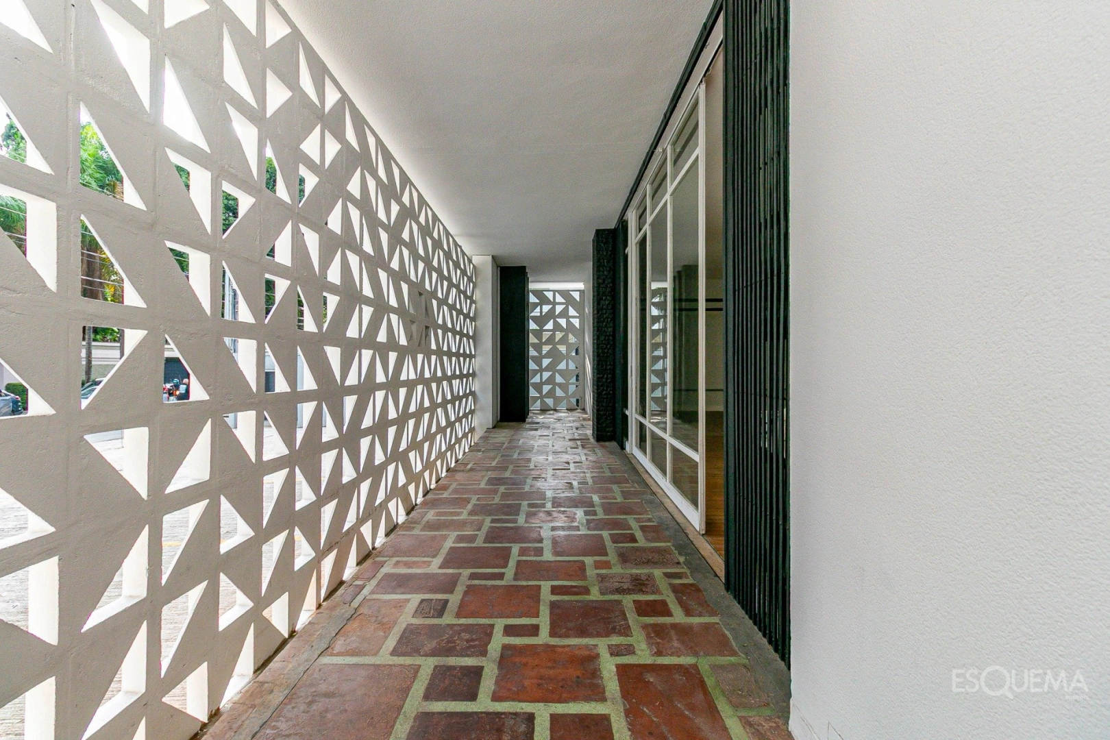 Casa comercial para reforma no Jardim América - Imagem 3