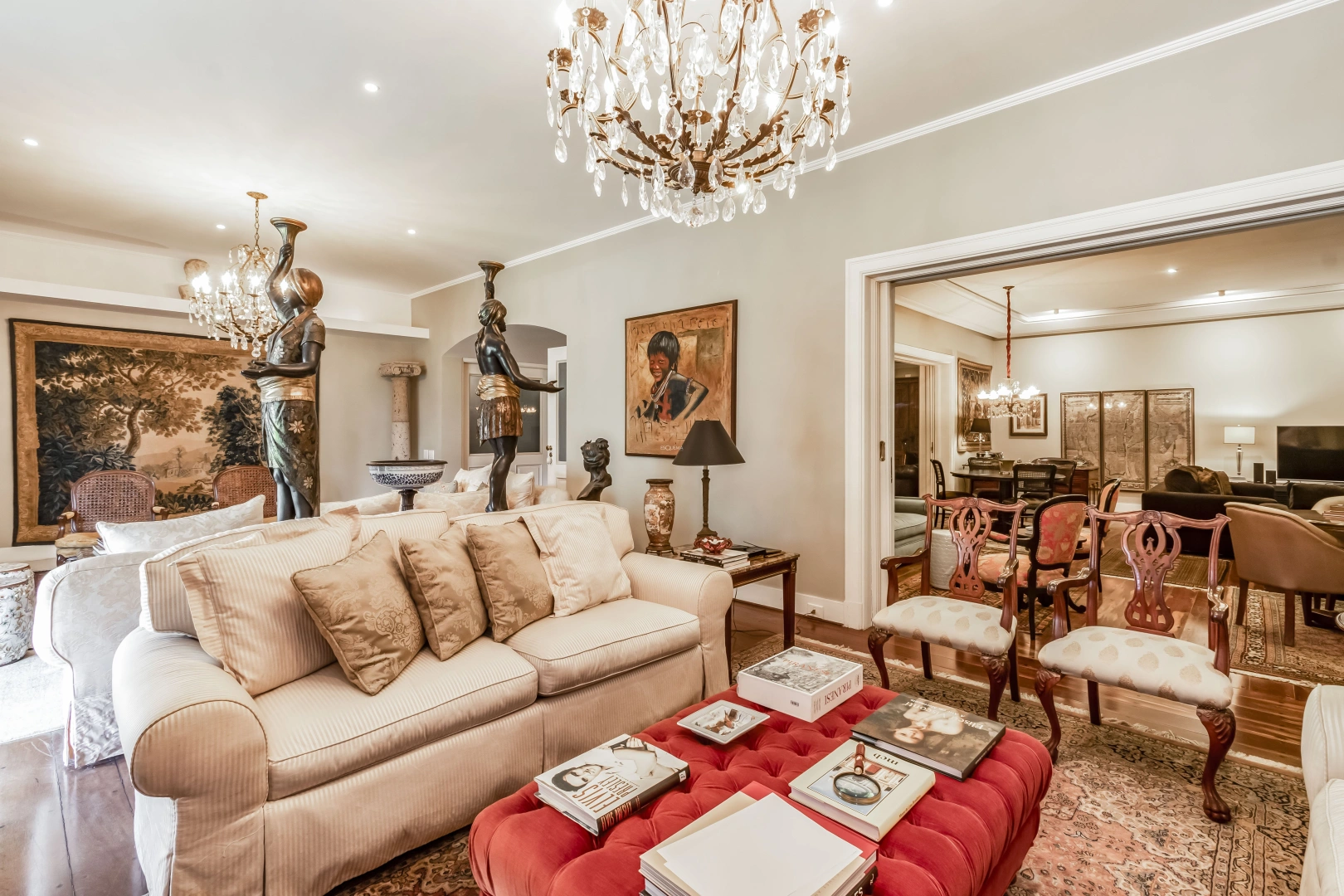 Casa em estilo colonial na melhor rua do bairro - Imagem 15