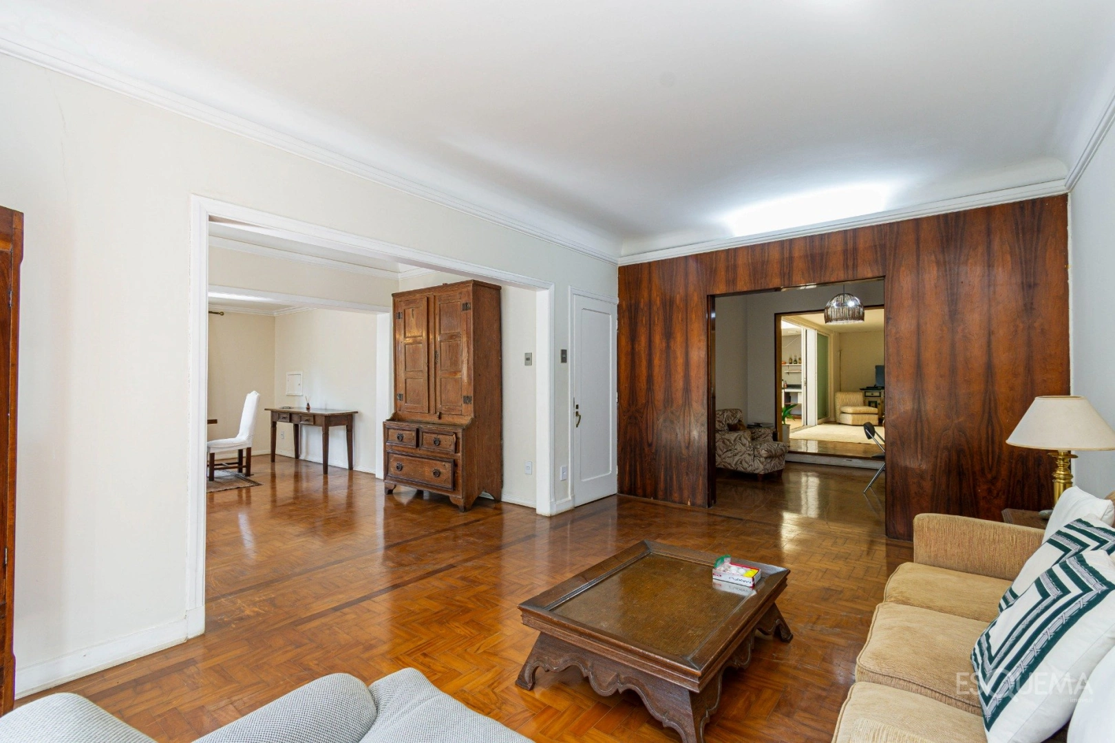 Casa ampla em ótima localização - Imagem 12