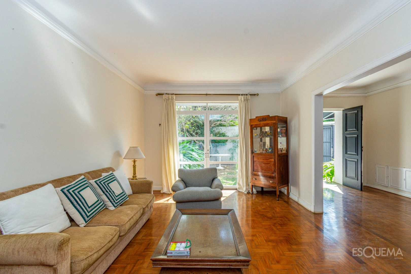 Casa ampla em ótima localização - Imagem 3