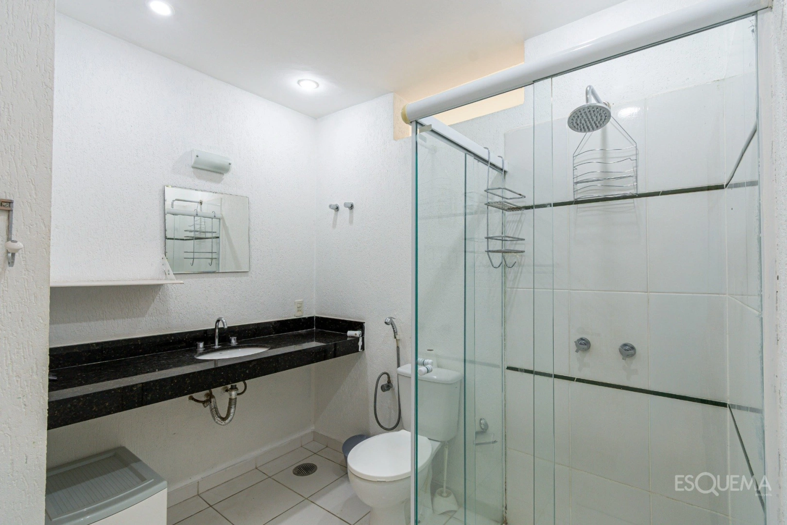 Casa ampla em ótima localização - Imagem 5