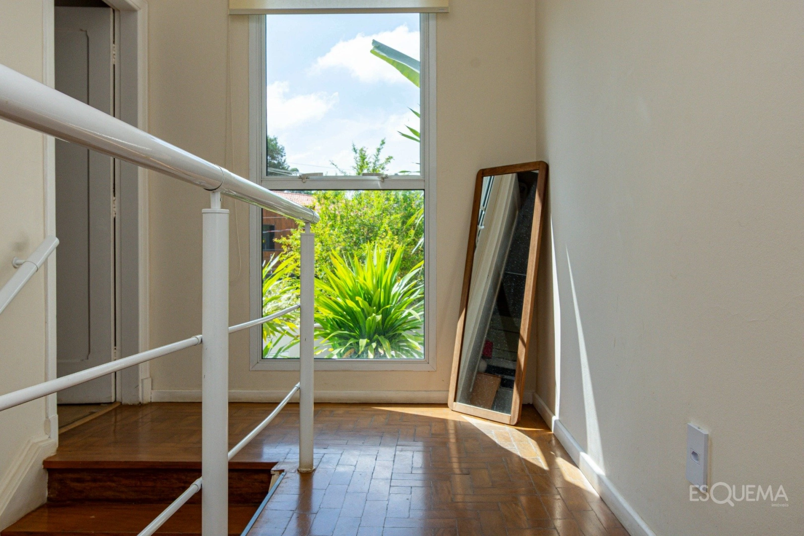 Casa ampla em ótima localização - Imagem 9