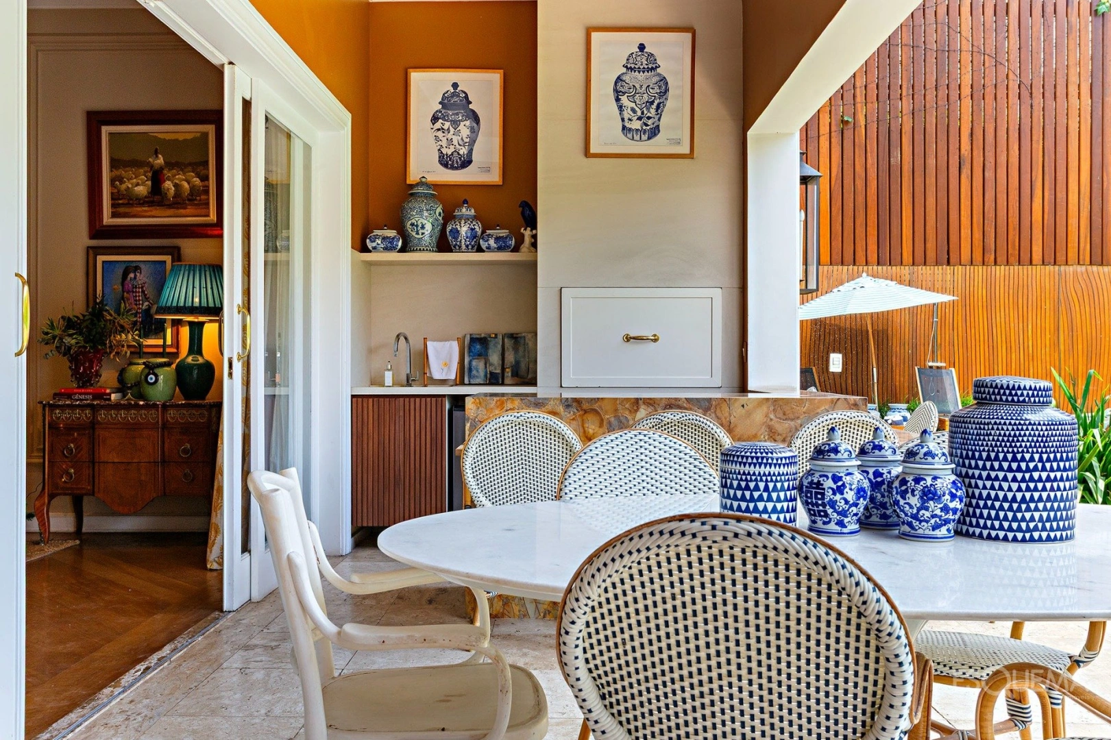 Casa com projeto de Bi Crisóstomo e interiores de Sig Bergamin no Jardim Europa - Imagem 5