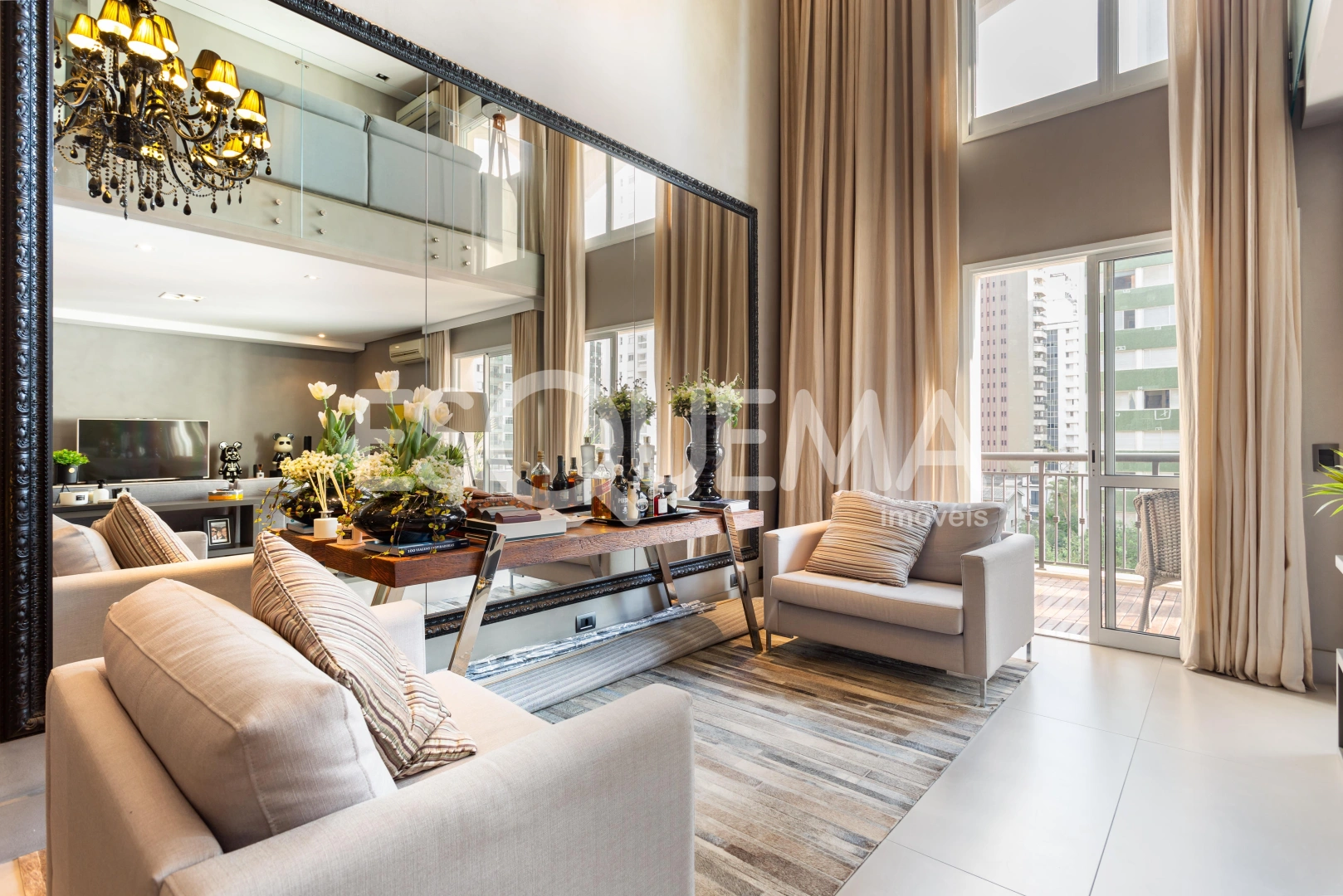 Apartamento duplex bem localizado em Moema - Imagem 1