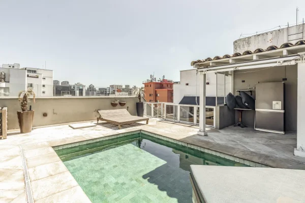 Cobertura com piscina em ótima localização
