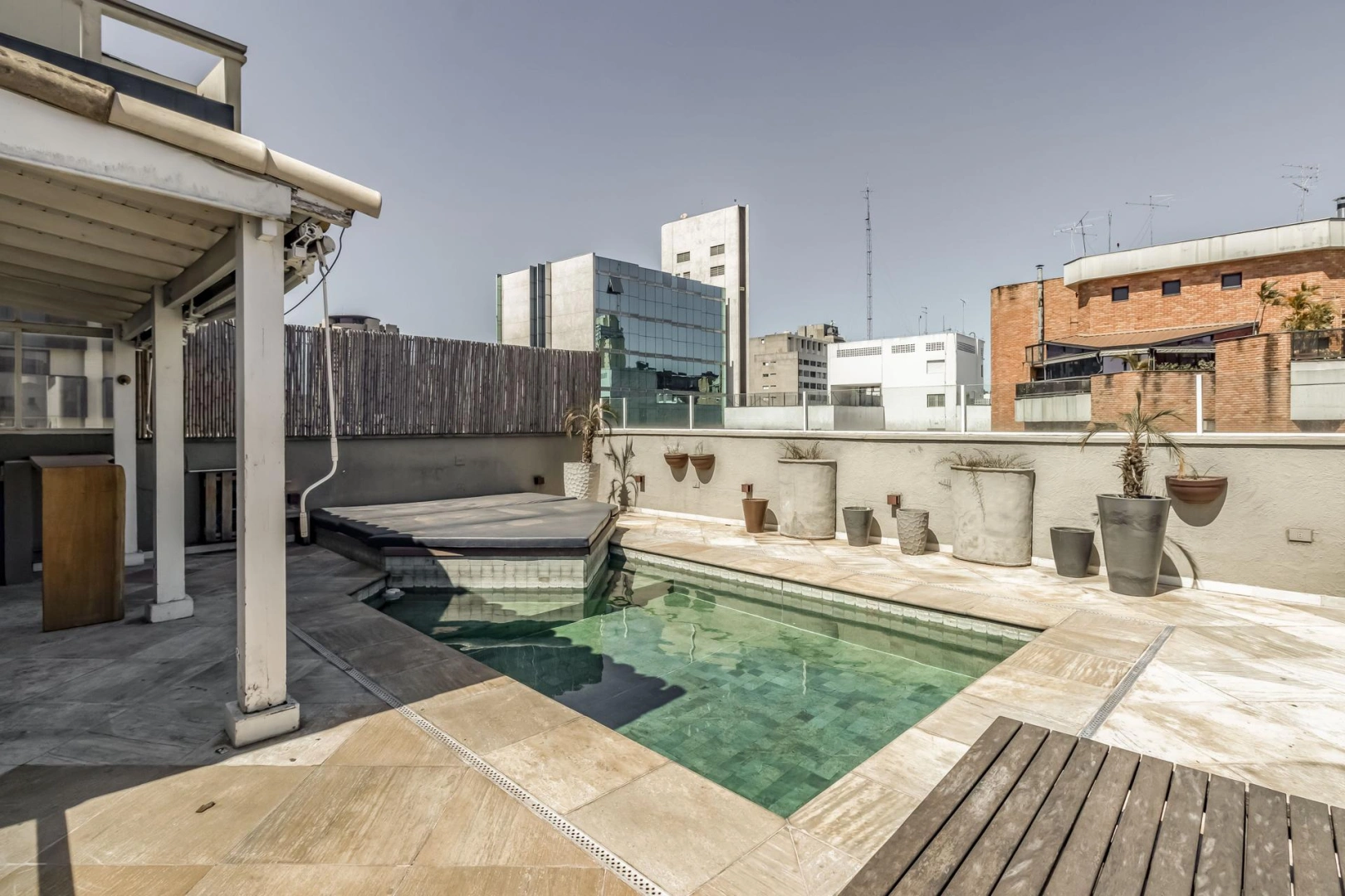 Cobertura com piscina em ótima localização - Imagem 2