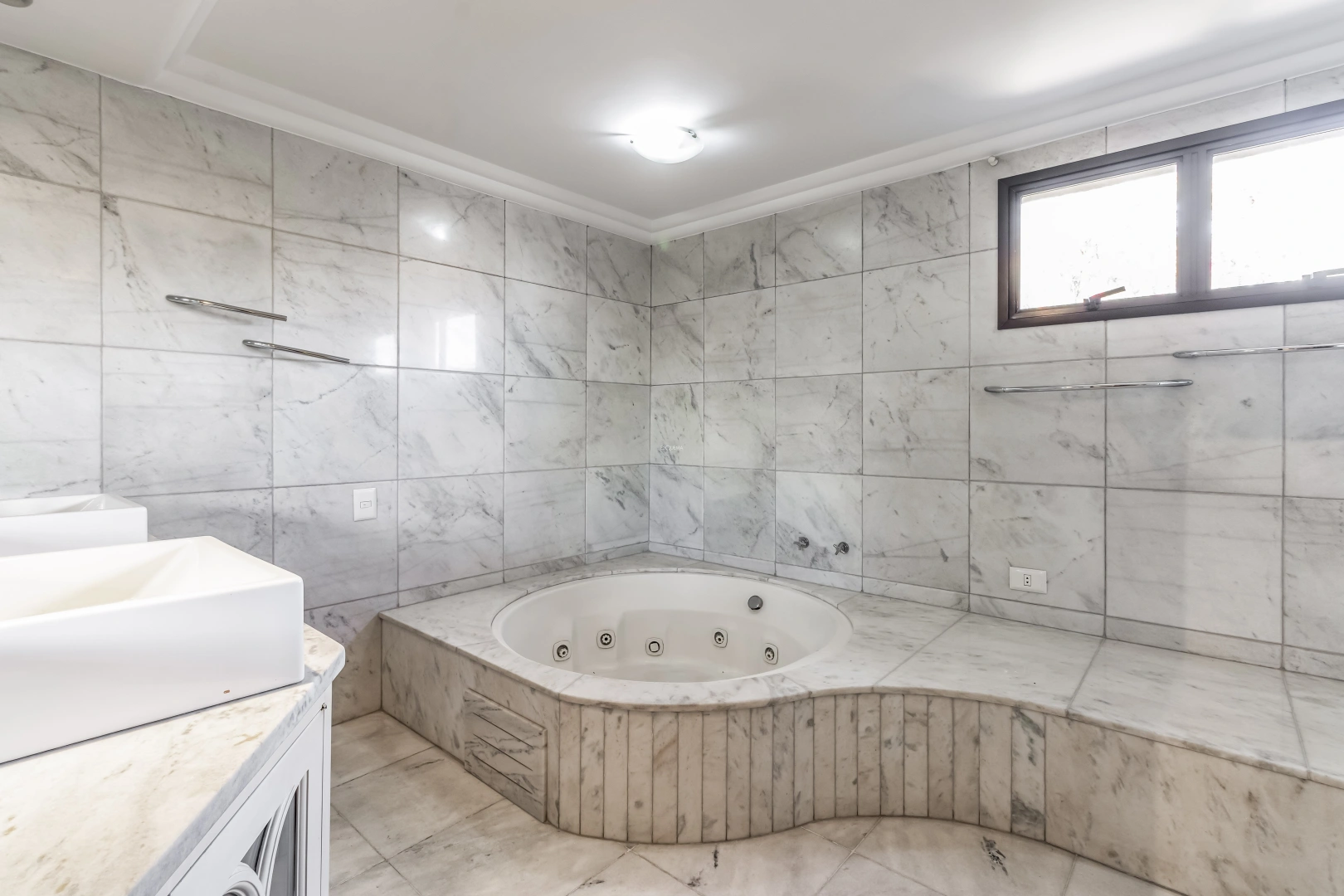 Apartamento com lazer e quadra de tênis - Imagem 13