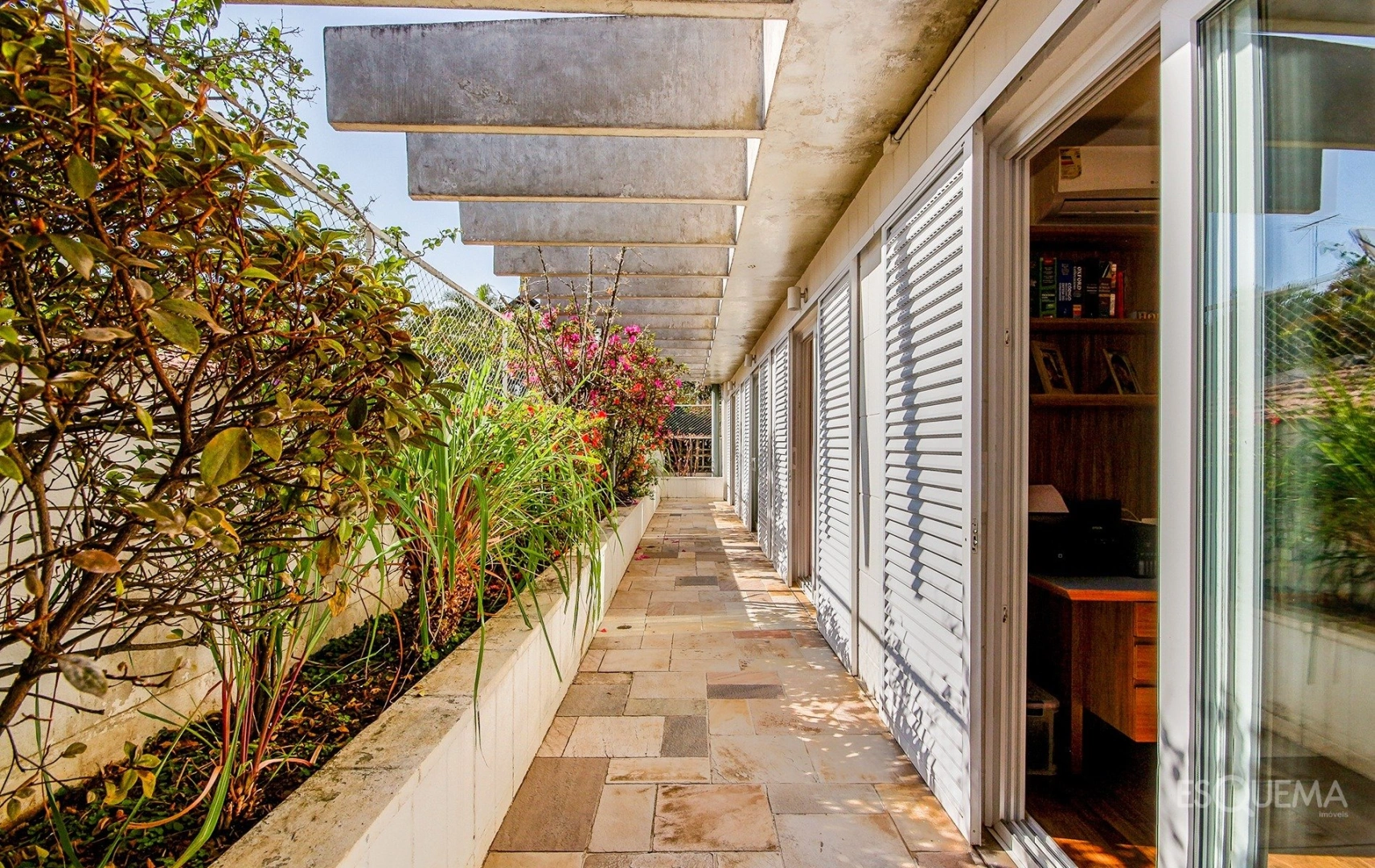Casa rodeada pelo verde em Alto de Pinheiros - Imagem 14