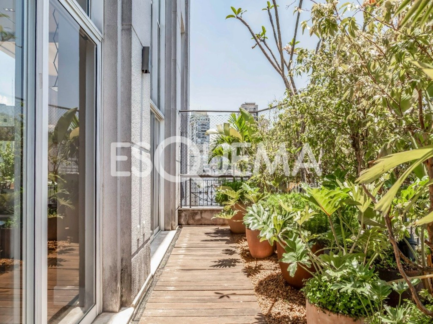 Cobertura com piscina em localização cobiçada - Imagem 9