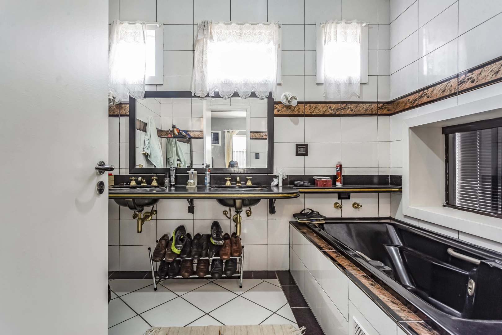 Casa próxima às Praças das Corujas e Pôr do Sol - Imagem 9