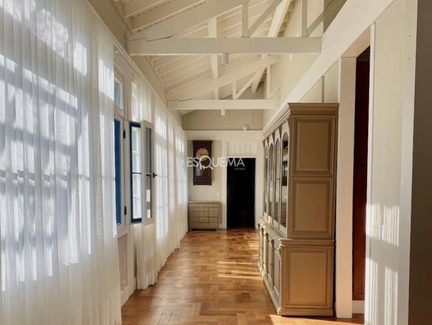 Casa em frente à hípica - Imagem 10