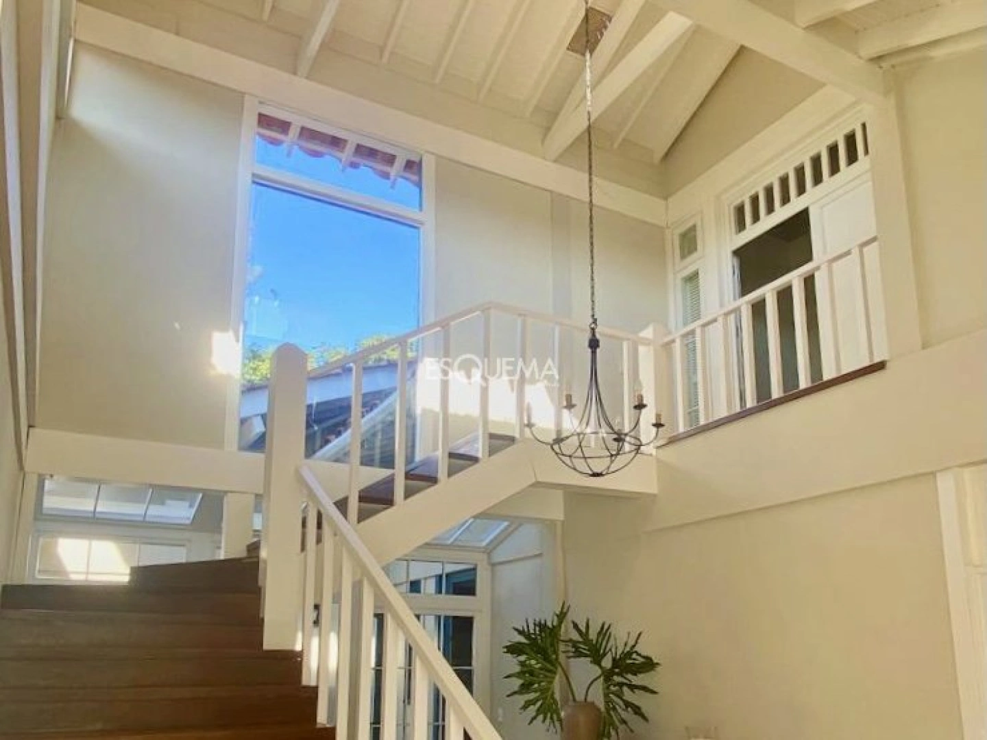 Casa em frente à hípica - Imagem 9