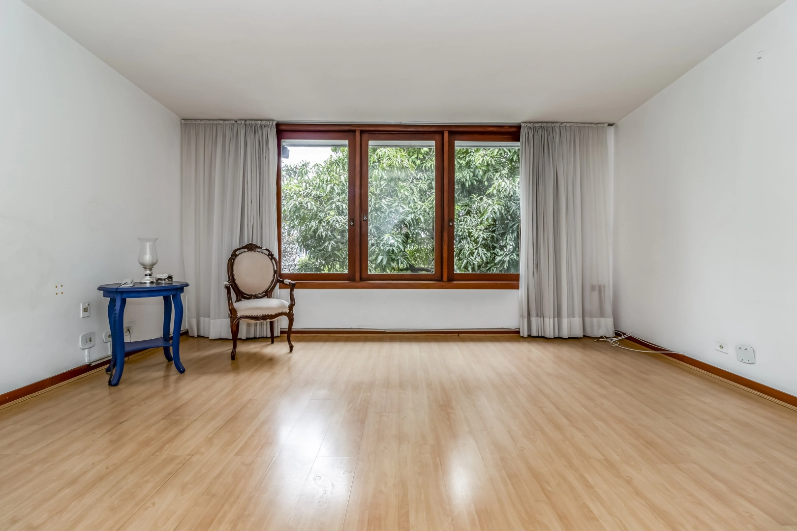 Arquitetura assinada em rua fechada no Cidade Jardim - Imagem 11