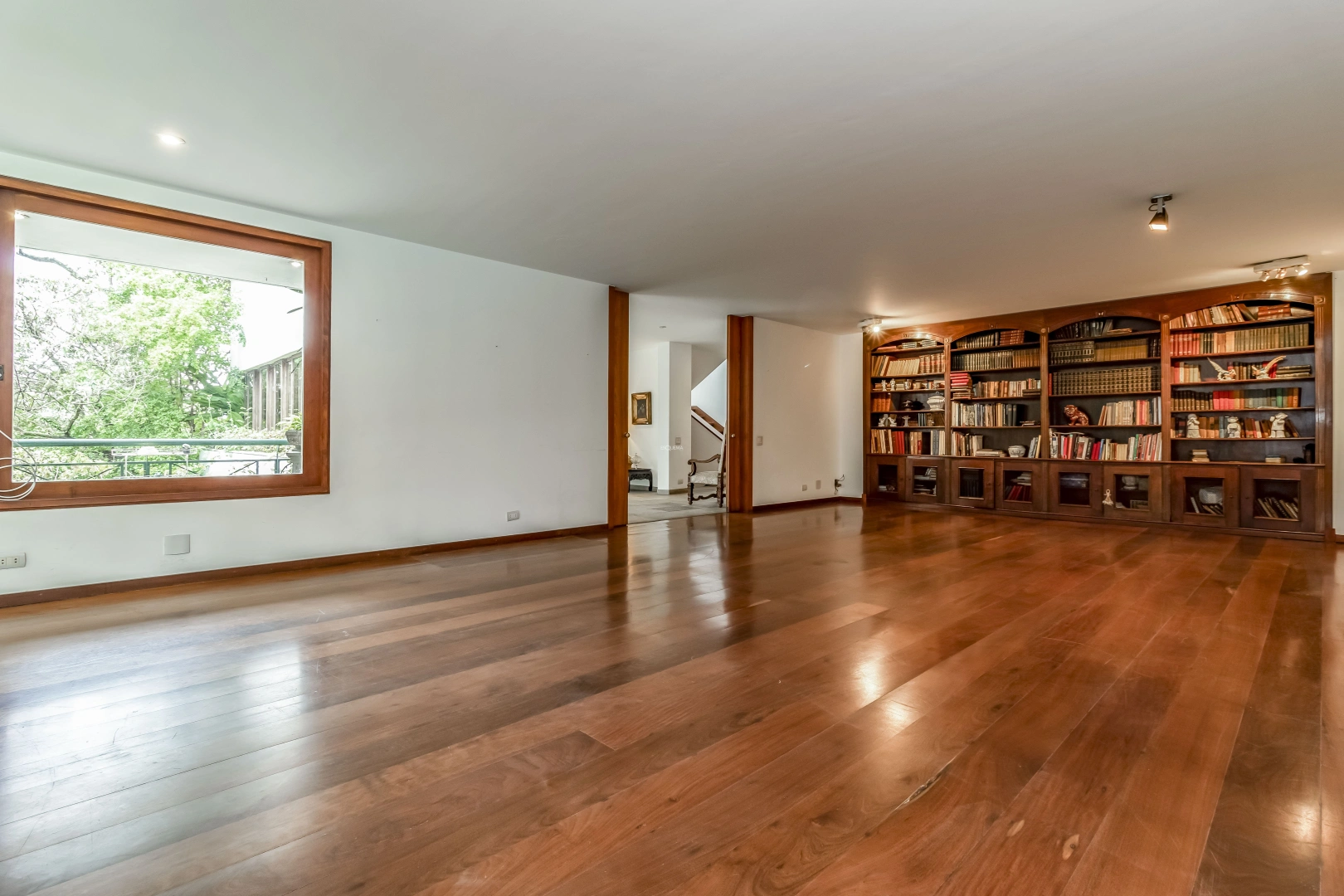 Arquitetura assinada em rua fechada no Cidade Jardim - Imagem 5