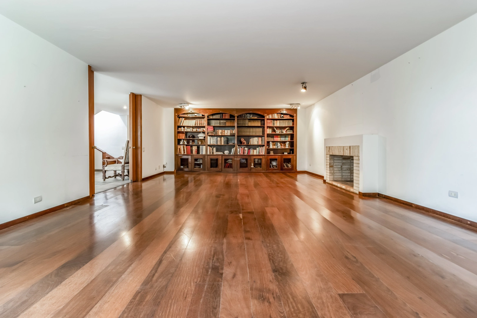 Arquitetura assinada em rua fechada no Cidade Jardim - Imagem 6