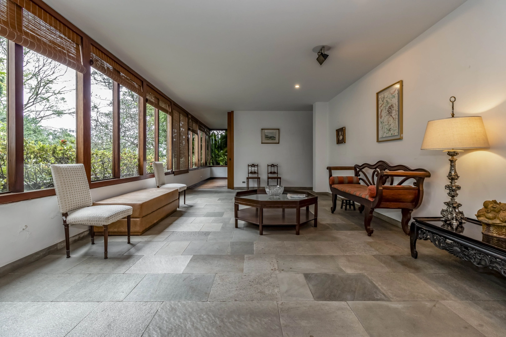 Arquitetura assinada em rua fechada no Cidade Jardim - Imagem 7