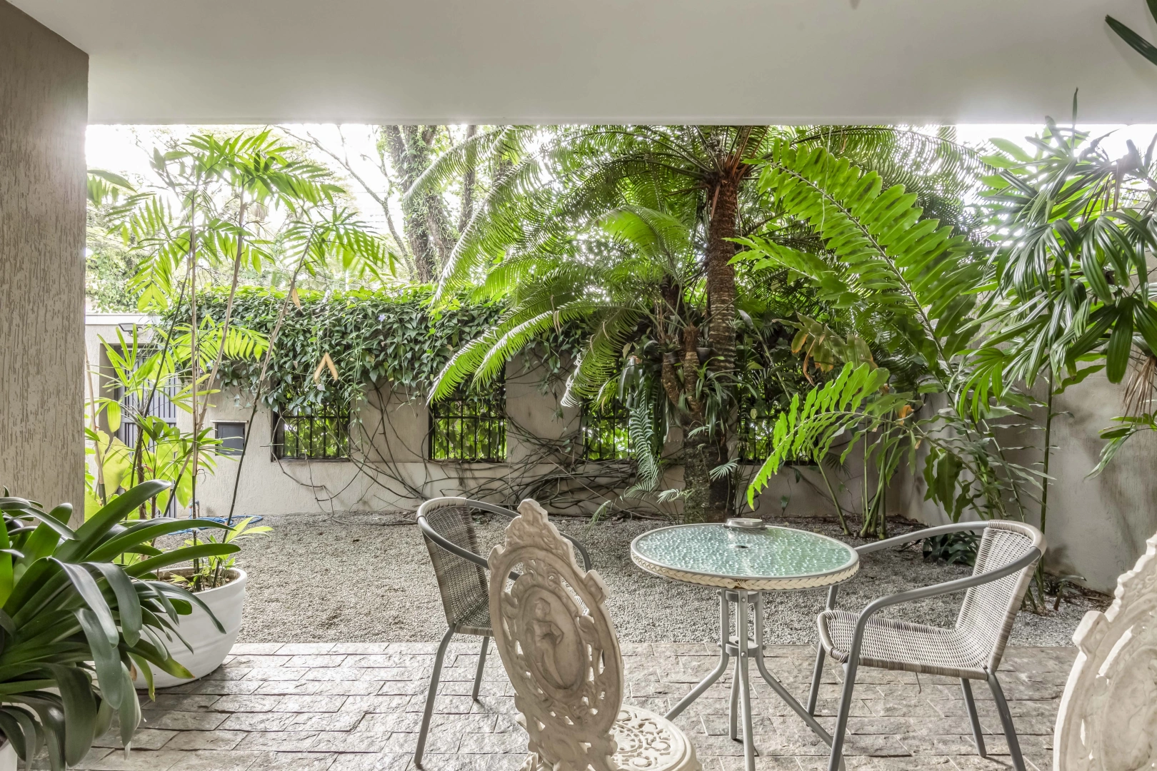 Casa bem localizada, com potencial para reforma - Imagem 14