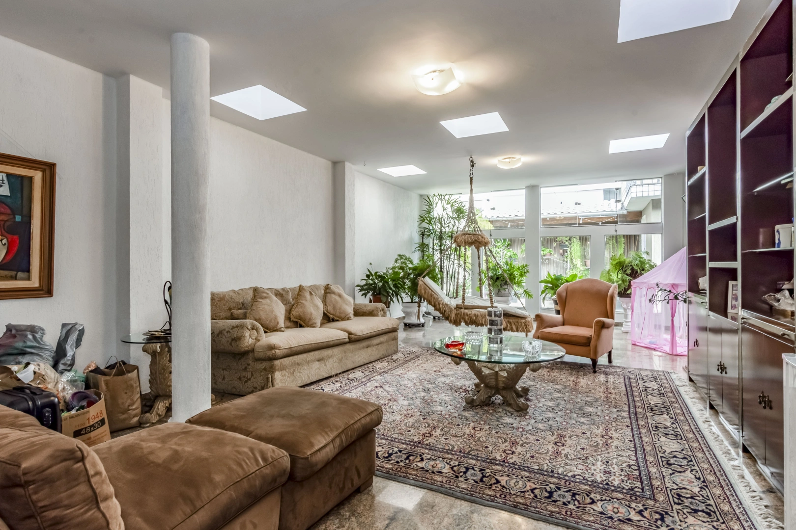 Casa bem localizada, com potencial para reforma - Imagem 4