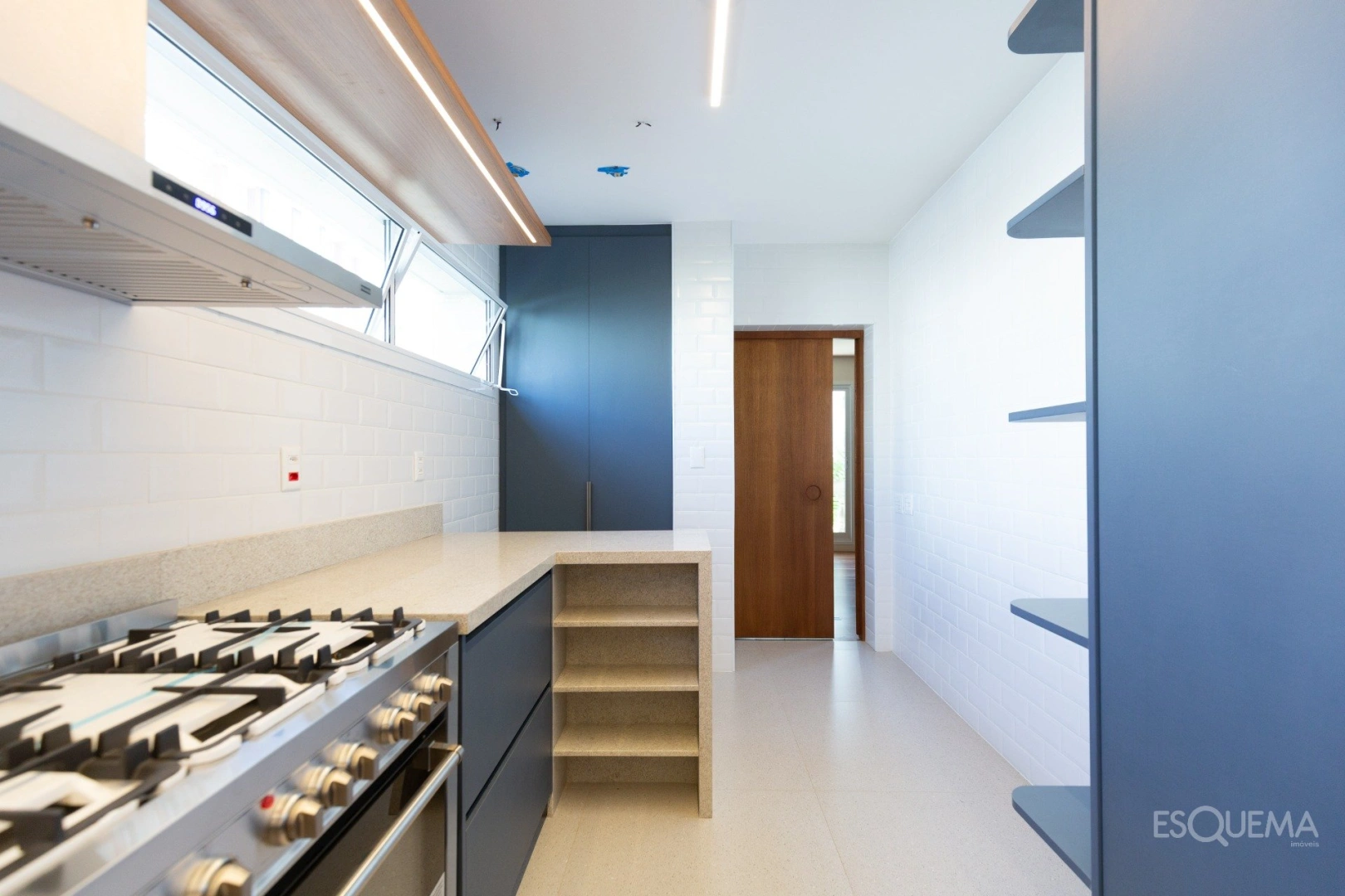 Apartamento reformado e bem localizado - Imagem 10