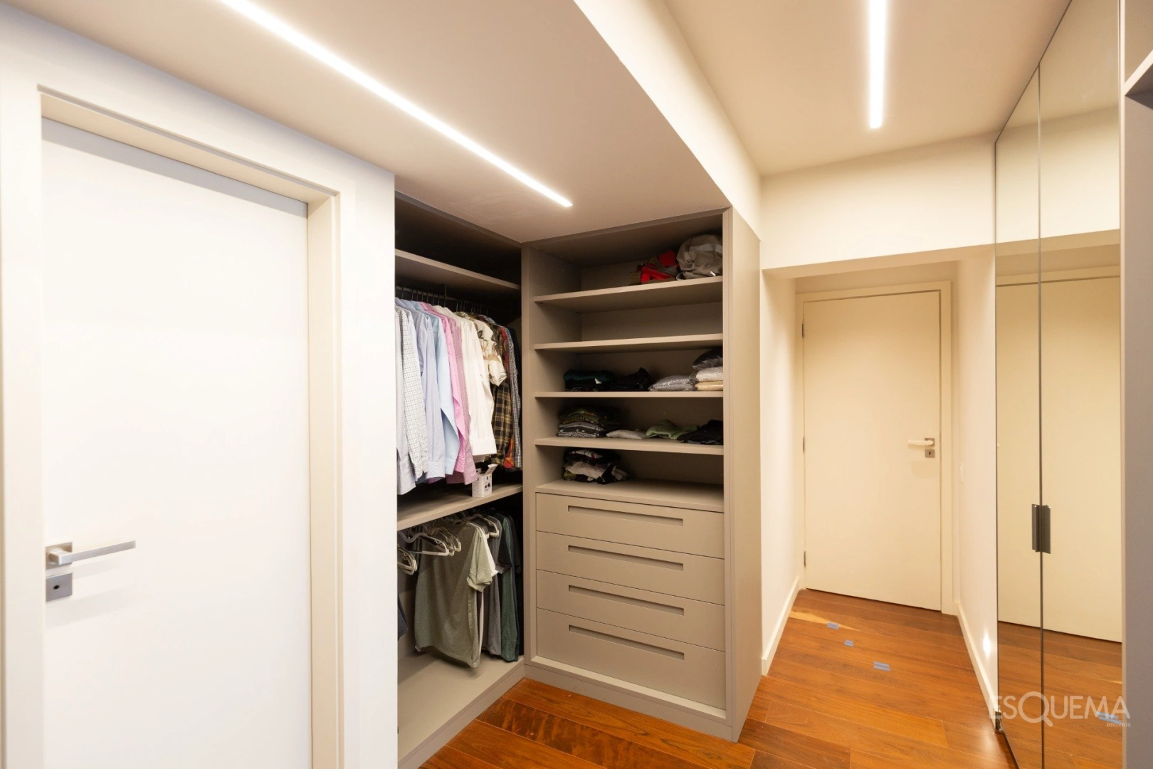 Apartamento reformado e bem localizado - Imagem 14