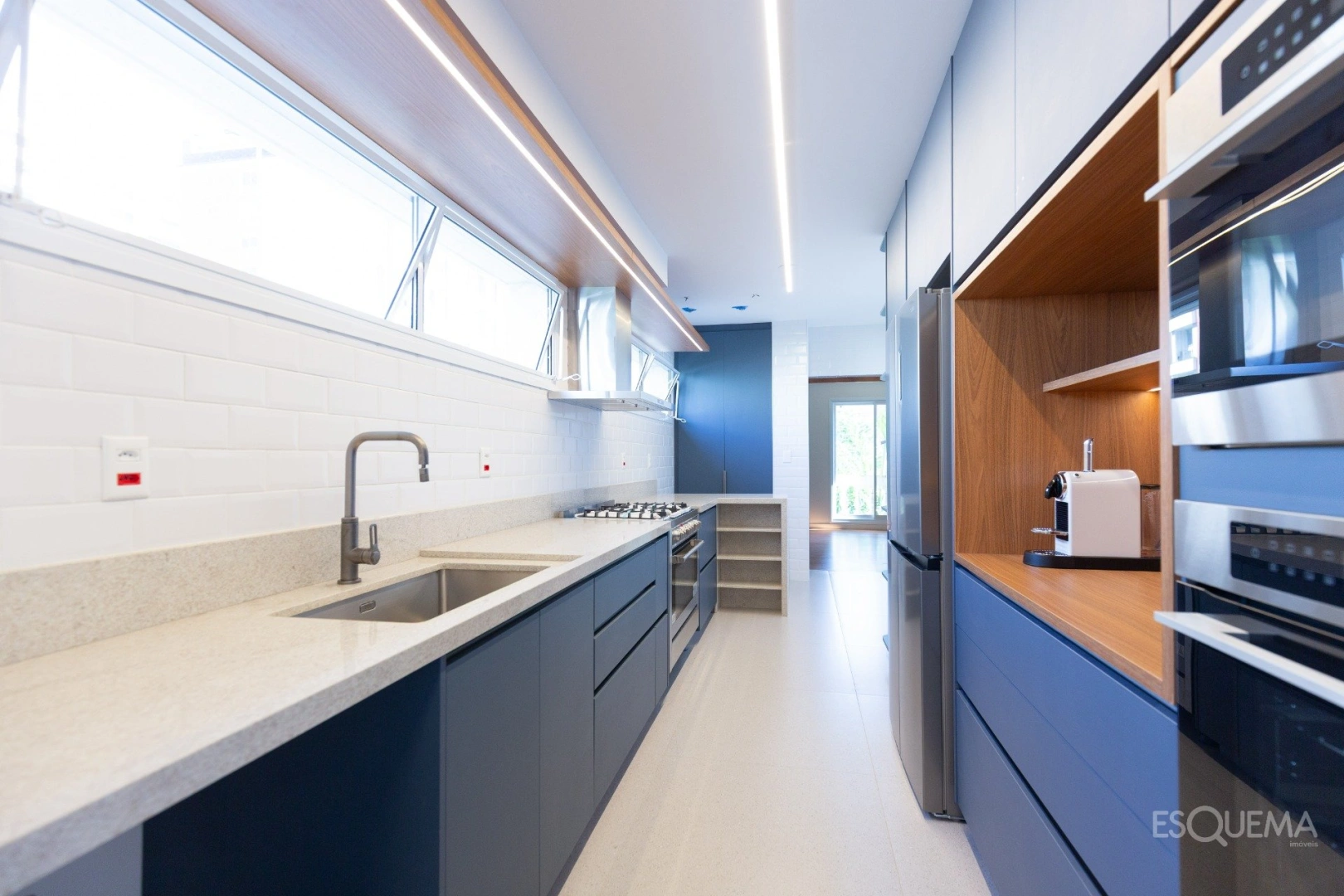 Apartamento reformado e bem localizado - Imagem 8