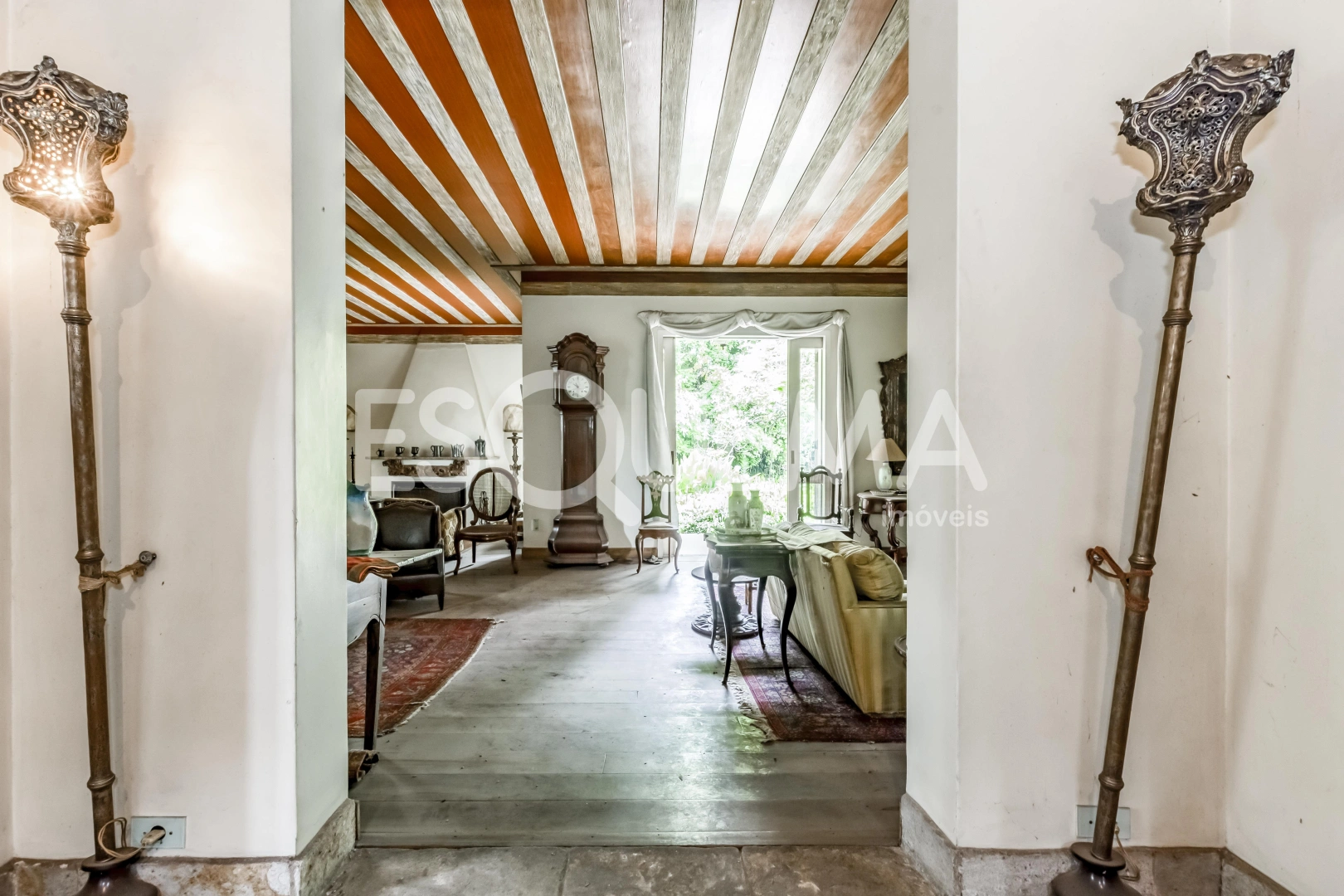 Casa em excelente localização - Imagem 14