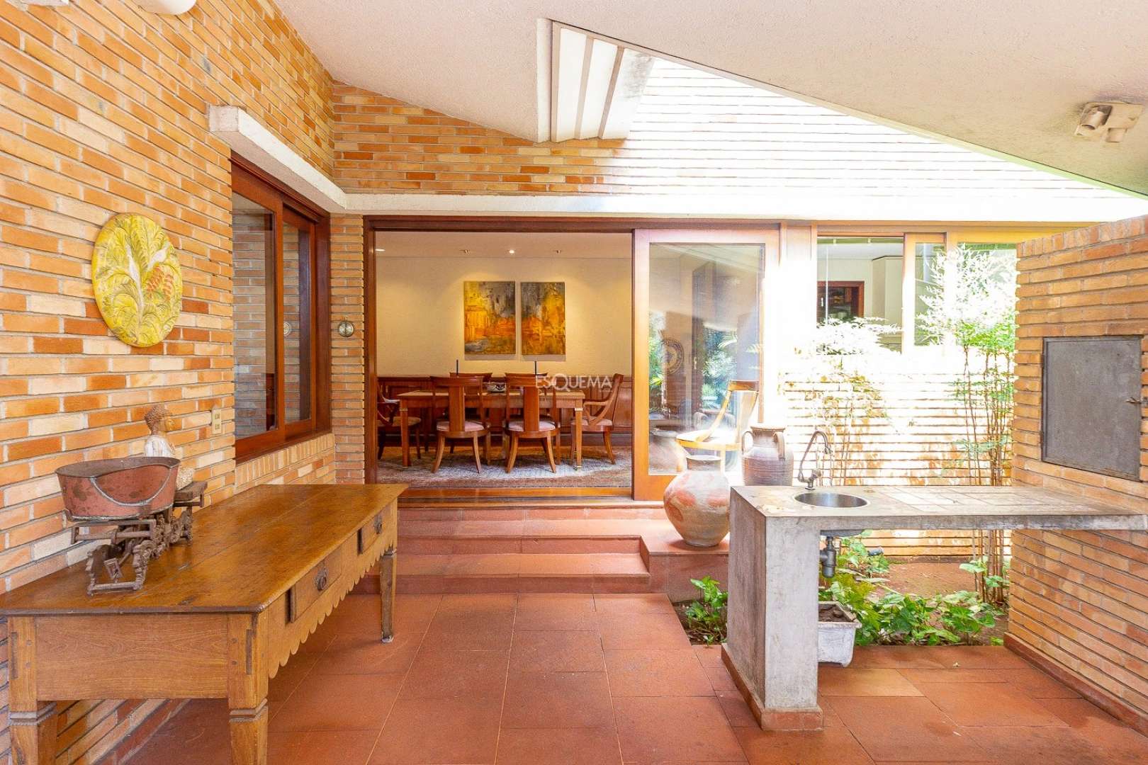 Casa com espaço gourmet e quadra poliesportiva - Imagem 14