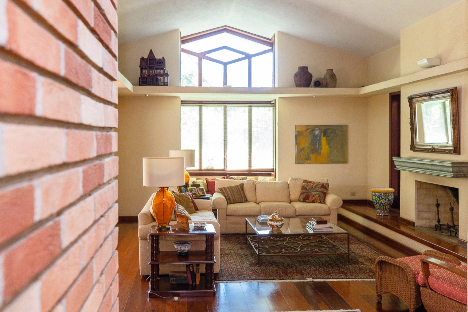 Casa com espaço gourmet e quadra poliesportiva - Imagem 8