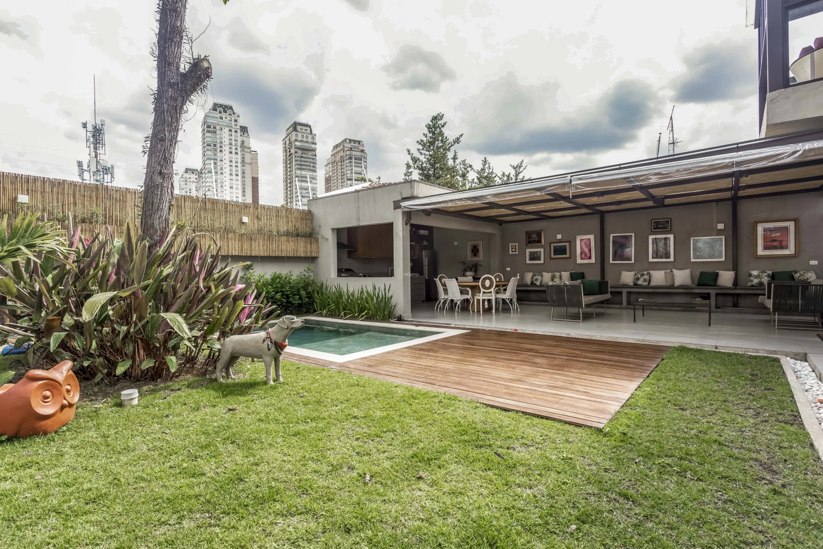 Casa reformada em rua fechada - Imagem 4