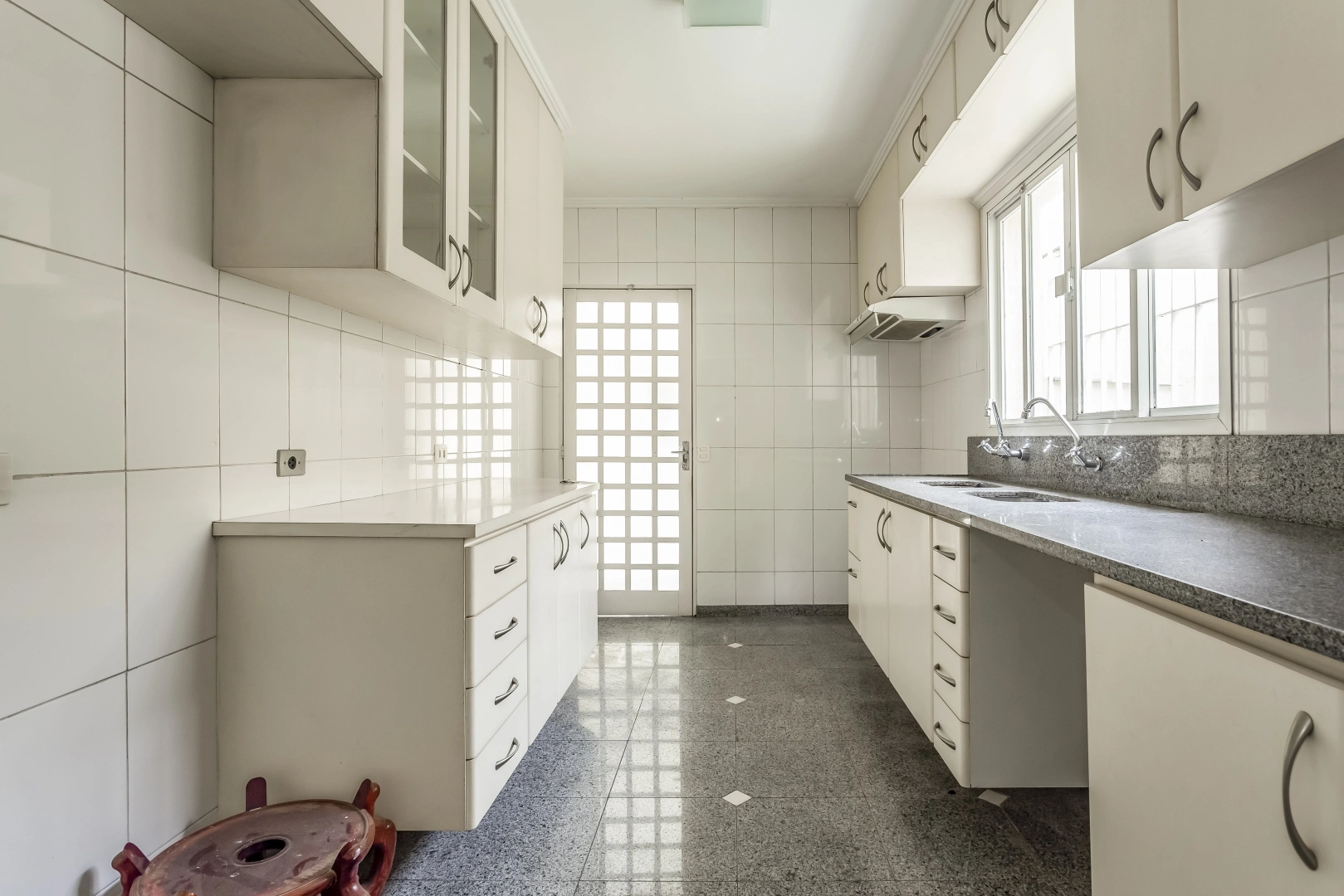 Casa em rua arborizada e próxima ao Parque Ibirapuera - Imagem 8