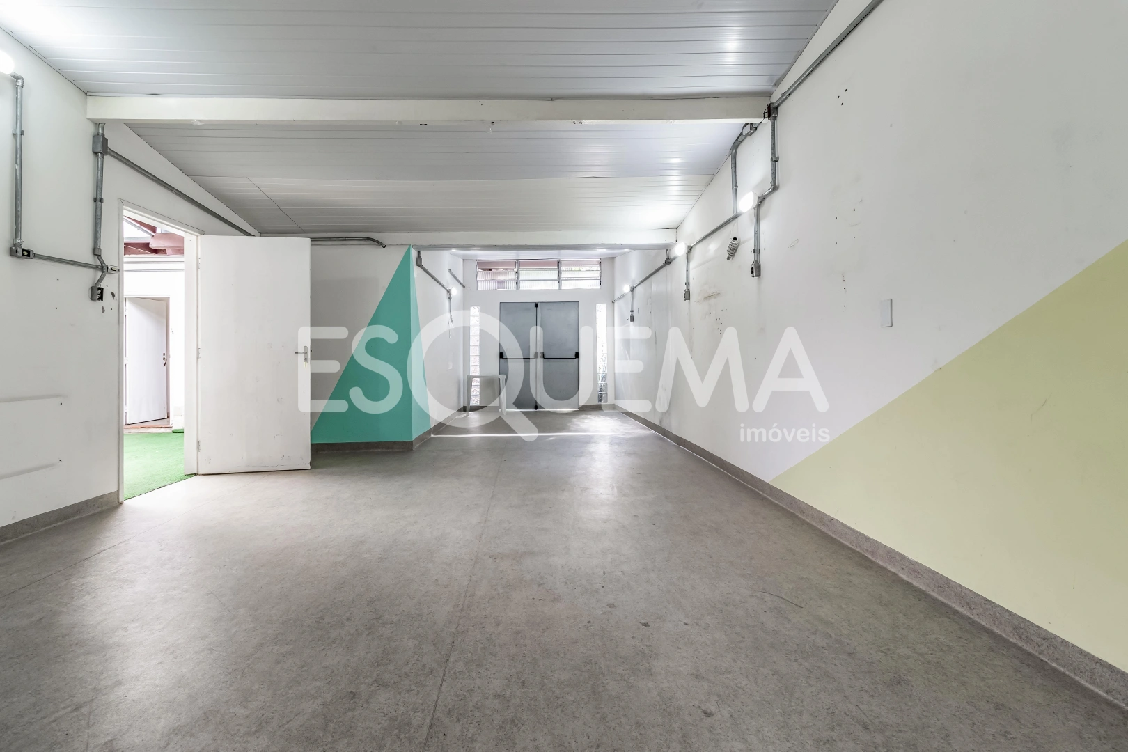 Imóveis comerciais em terreno amplo - Imagem 15