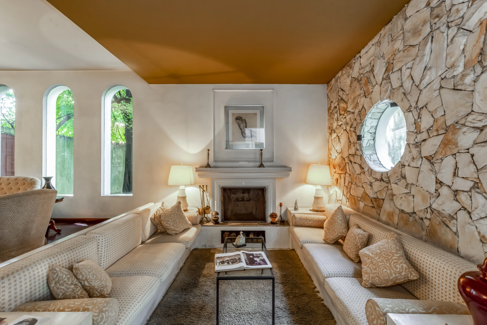 Casa para reforma em rua arborizada - Imagem 10