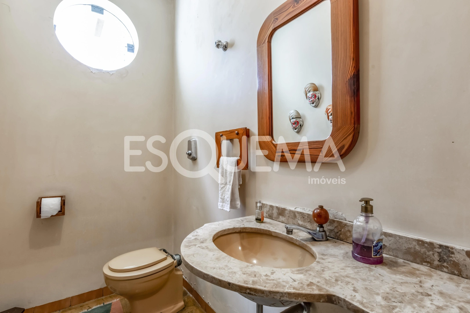 Casa para reforma em rua arborizada - Imagem 13