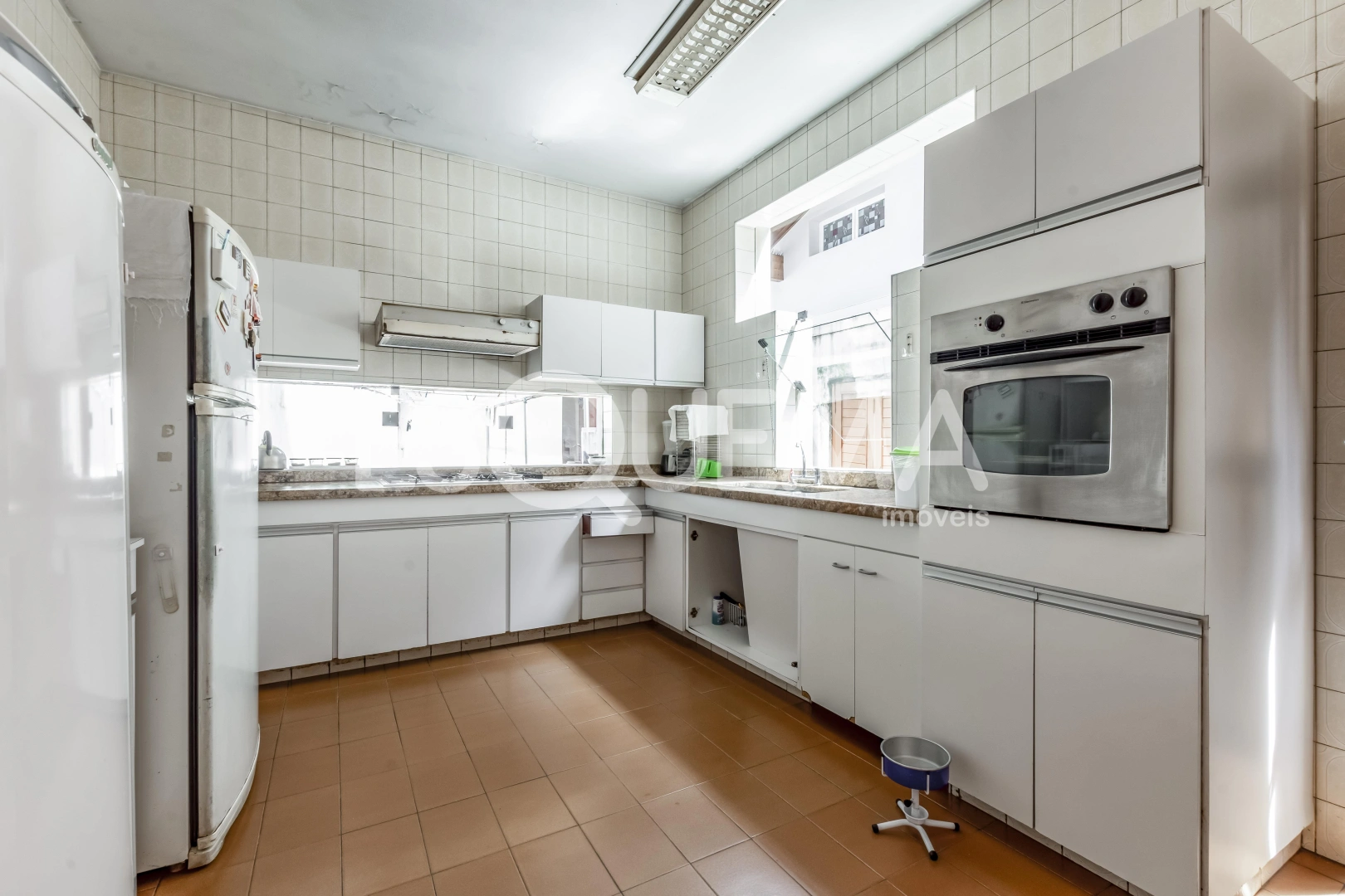 Casa para reforma em rua arborizada - Imagem 15