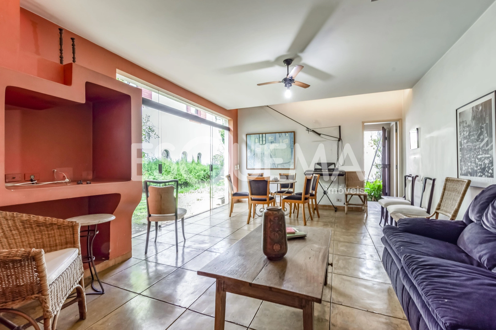 Casa para reforma em rua arborizada - Imagem 5