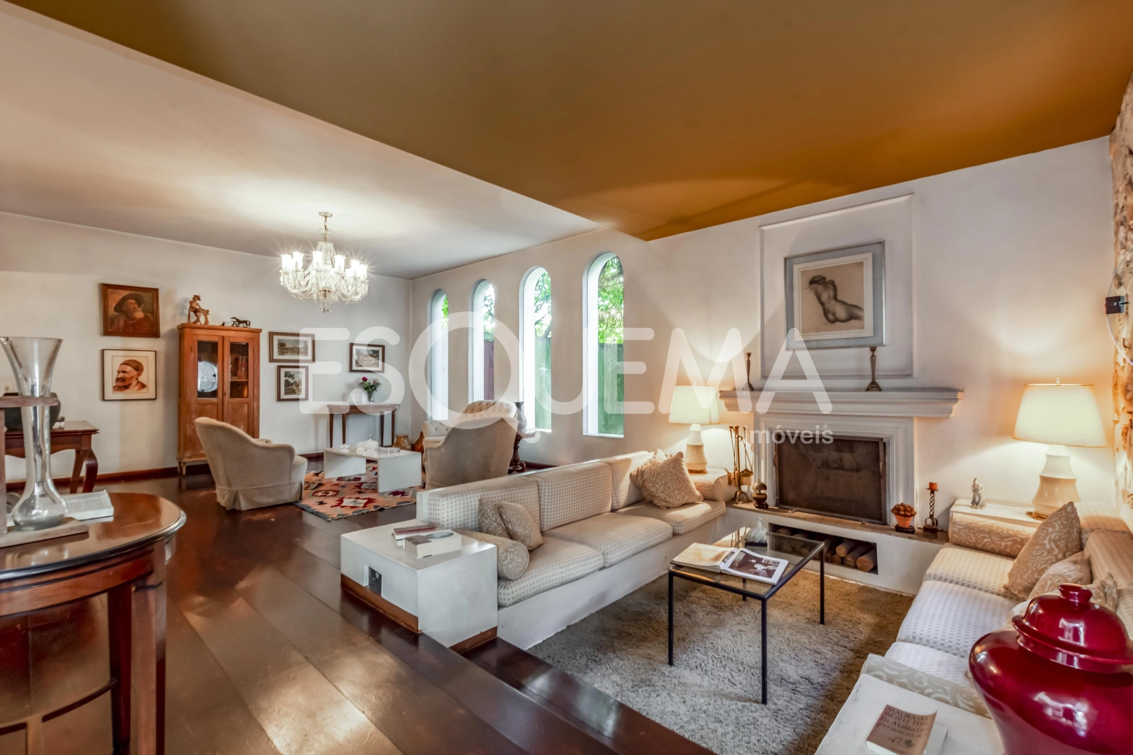 Casa para reforma em rua arborizada - Imagem 7