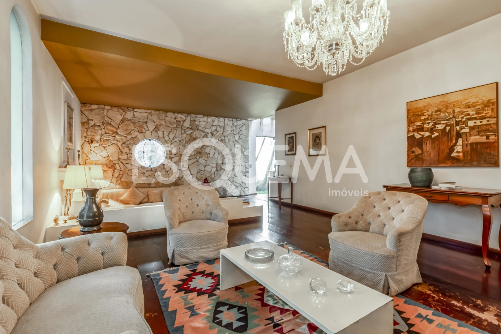 Casa para reforma em rua arborizada - Imagem 9