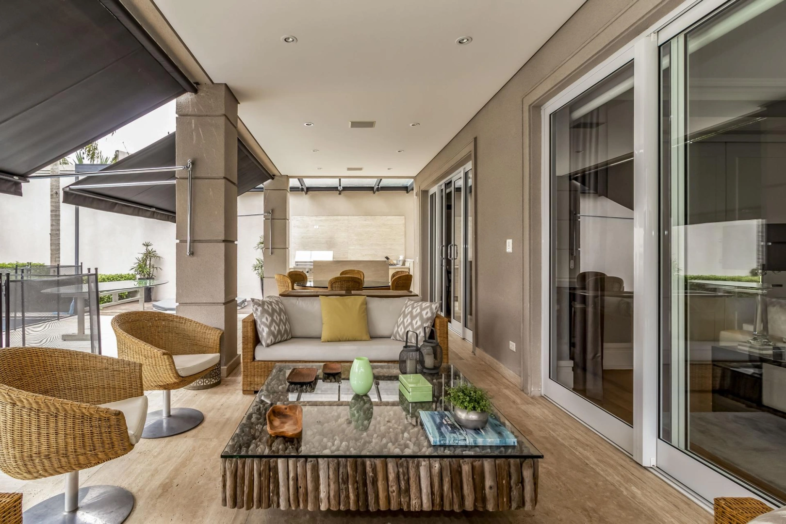Casa reformada com espaço gourmet e piscina - Imagem 8