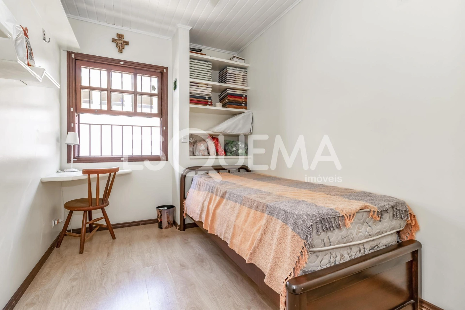 Casa com ares de campo em localização tranquila - Imagem 12