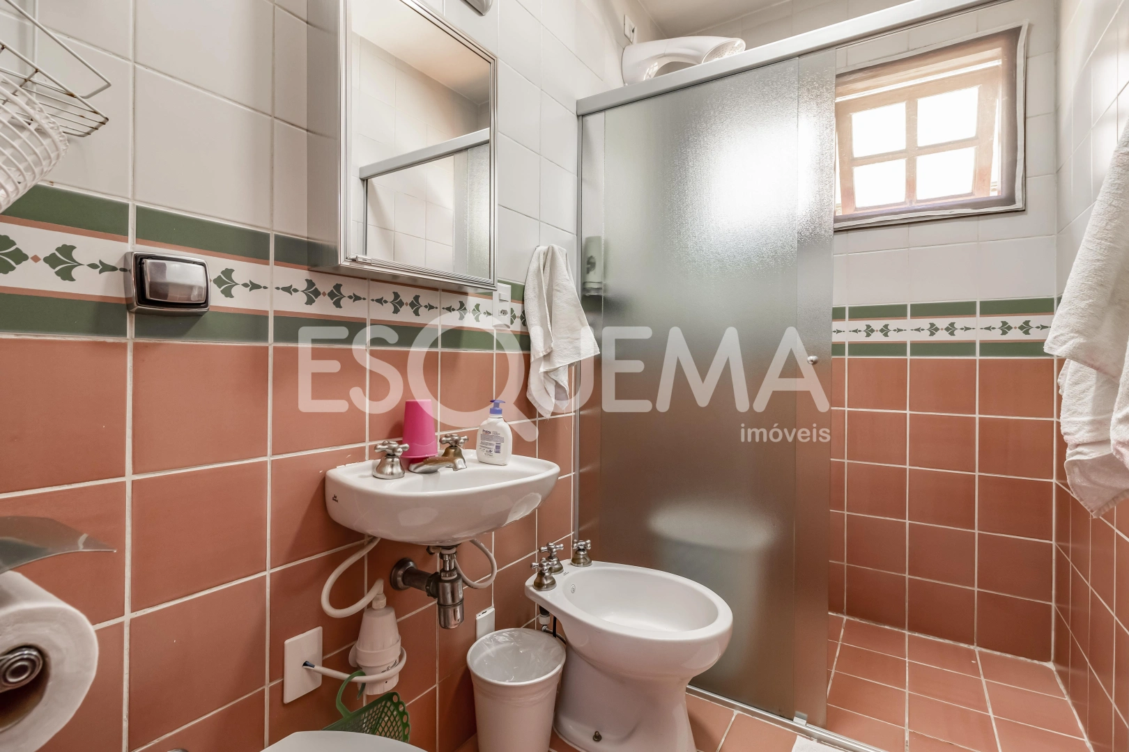 Casa com ares de campo em localização tranquila - Imagem 14
